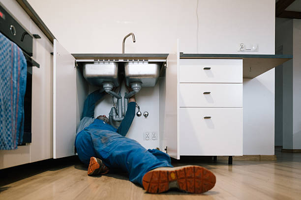 Professional Leak Detection technician working in Punta Gorda, FL